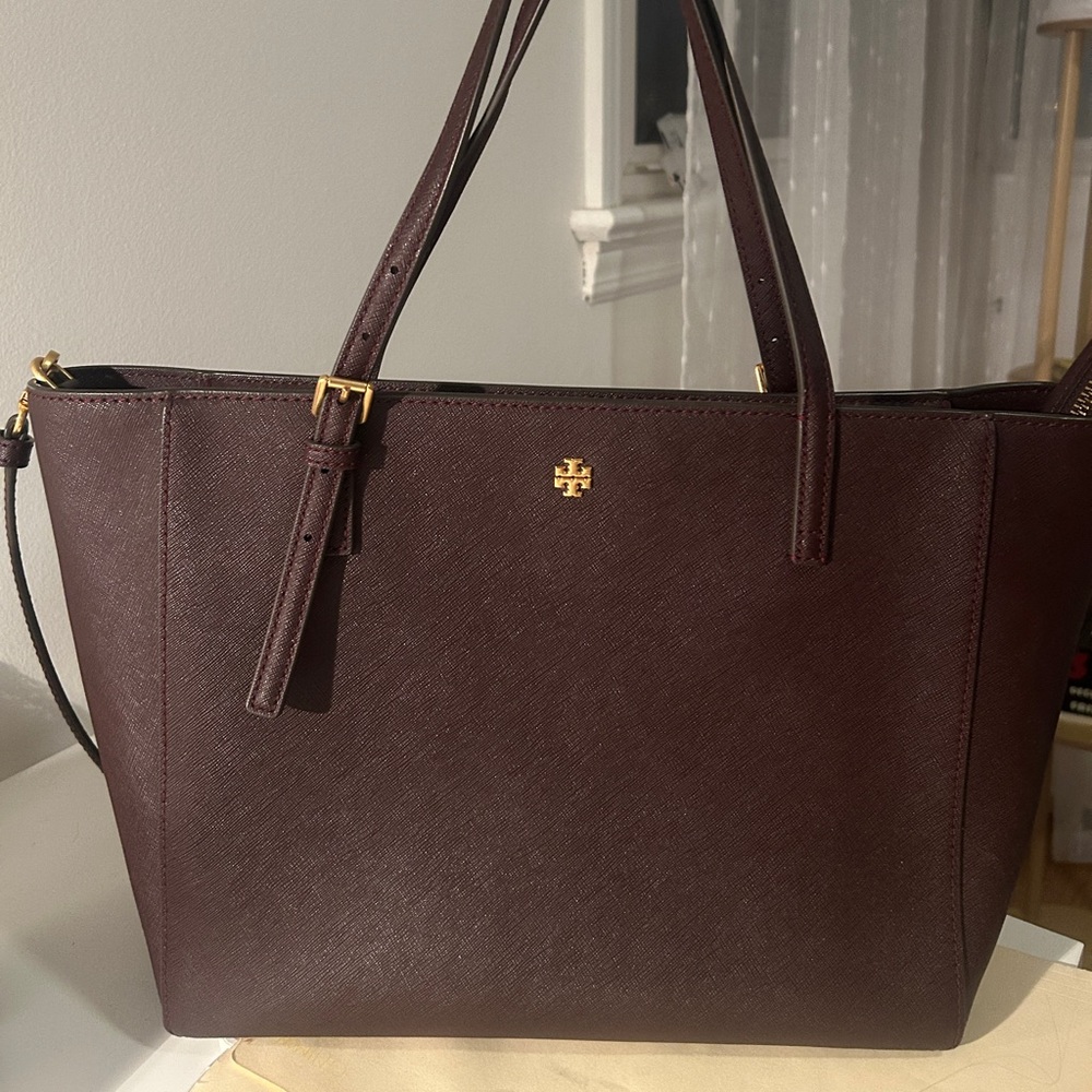 tory burch leather purse ⭐️